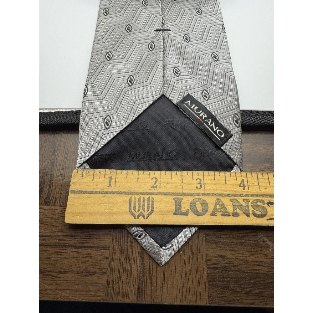 Murano Silk Tie Gray‎ Chevron Zig Zag Geometric Jacquard Made USA 3.75